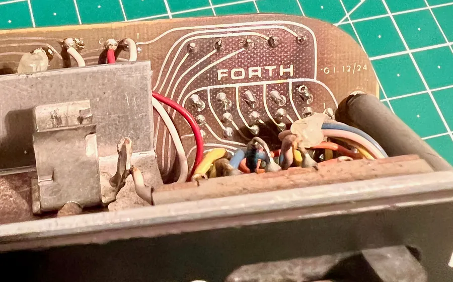 Click to view full size - Closeup of the Forth logo, same as on the back