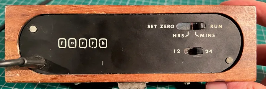 Click to view full size - Rear view showing the only controls this has